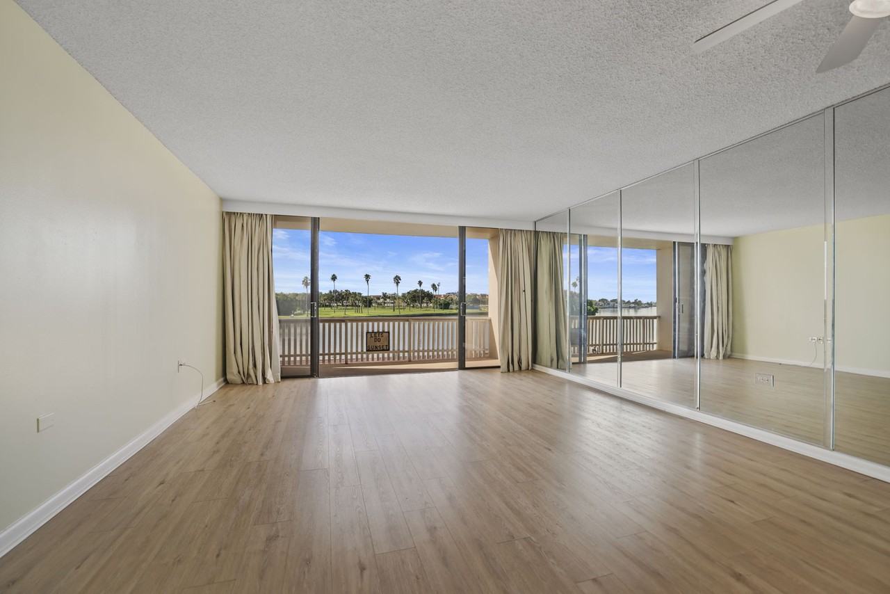 450 Treasure Island Cswy #1 - Photo 5 of 16