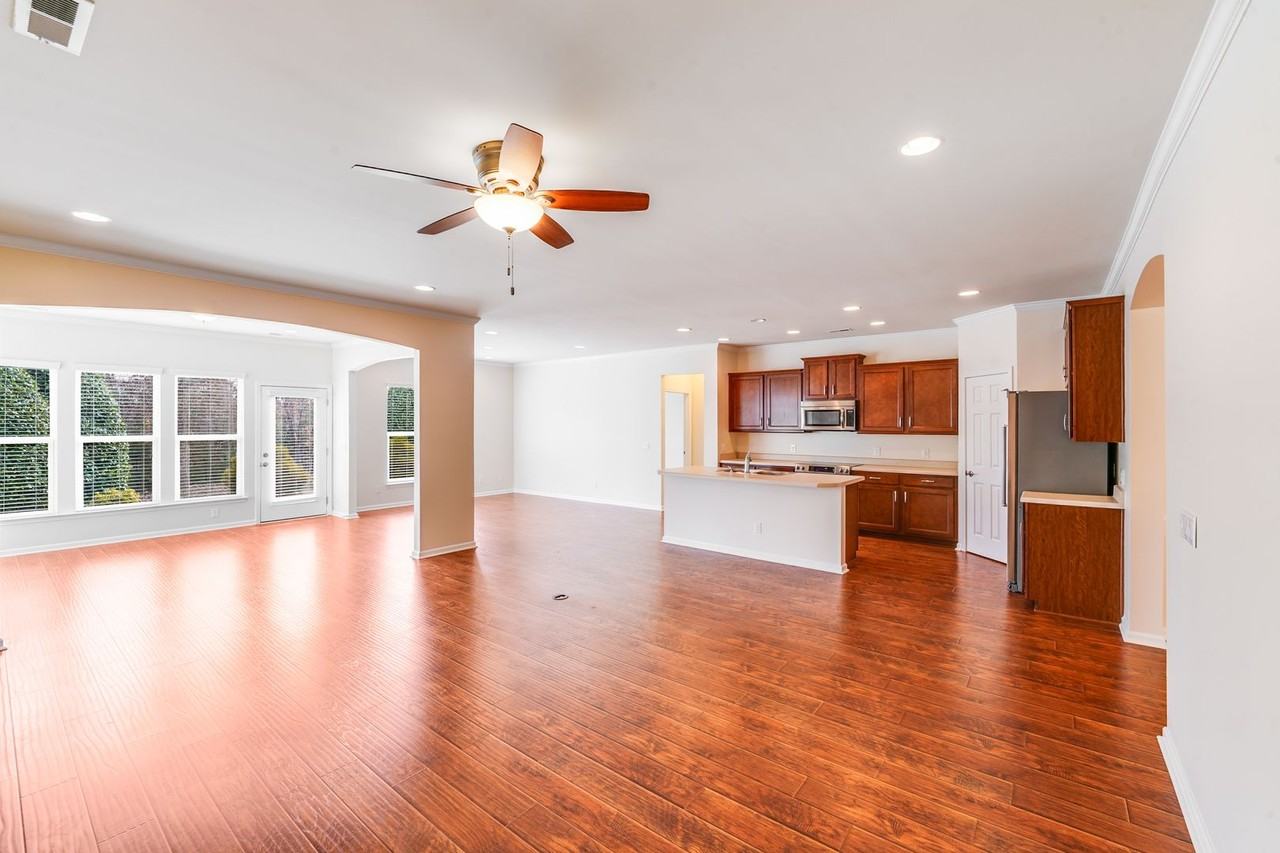 7012 Kitty Hawk Ln - Photo 3 of 42