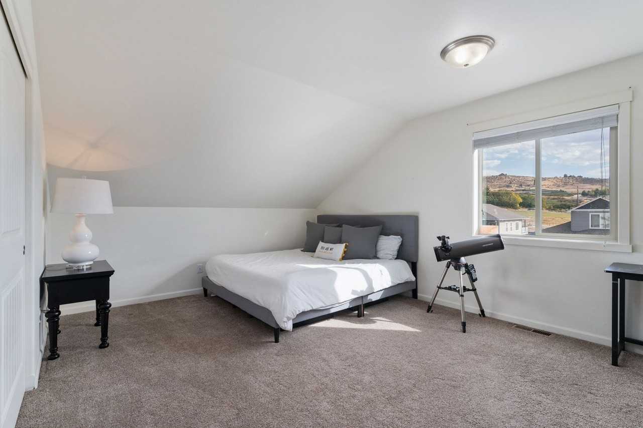 125 Summer Breeze Rd - Photo 3 of 46