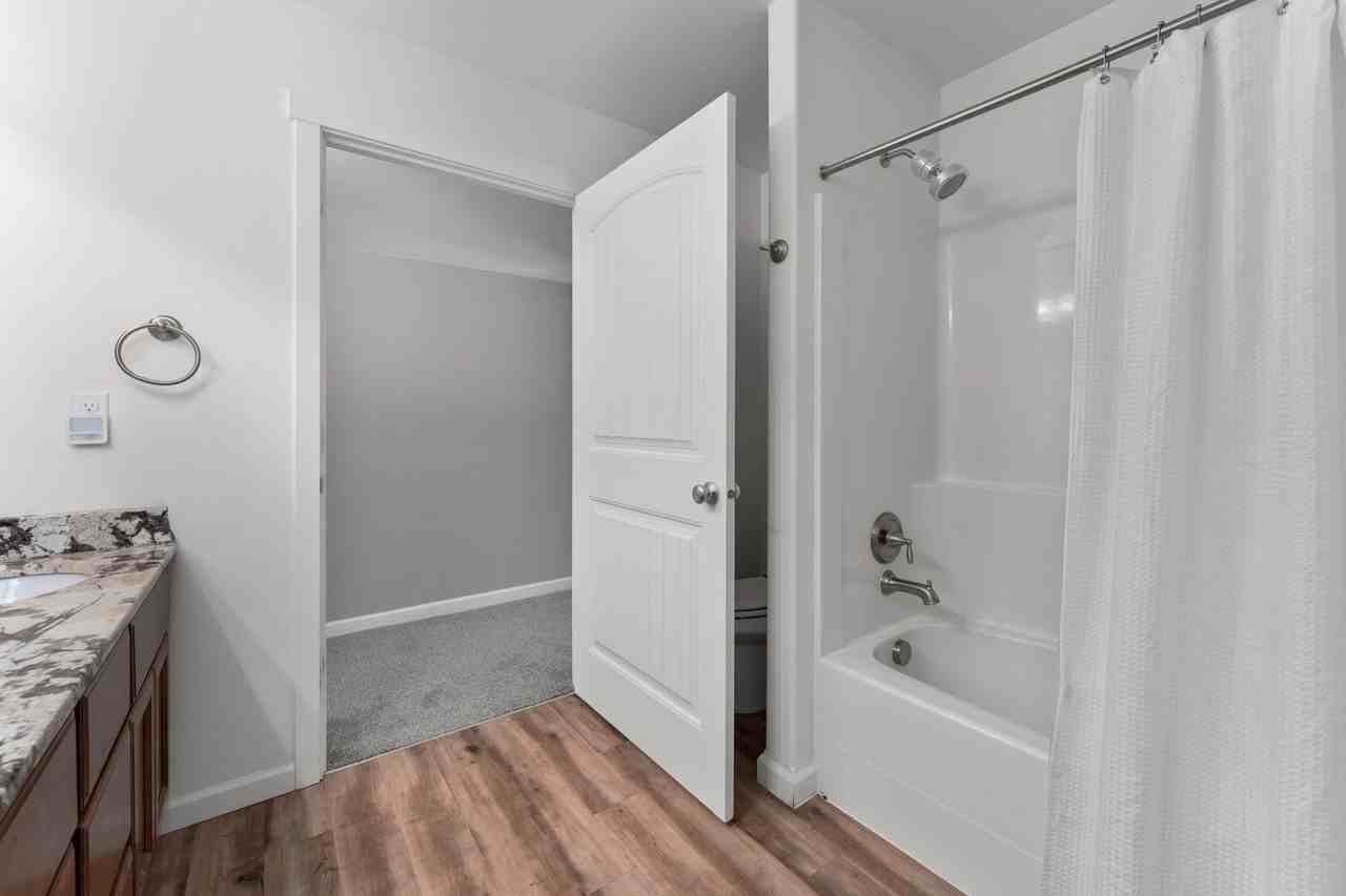 125 Summer Breeze Rd - Photo 6 of 46