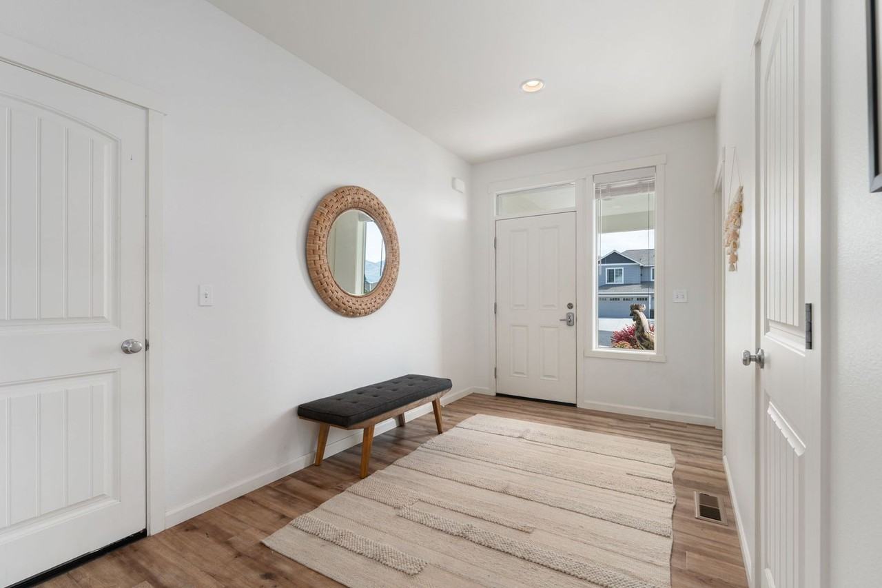 125 Summer Breeze Rd - Photo 2 of 28