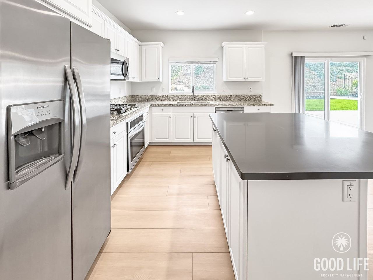 20455 Canaan Cir - Photo 4 of 37