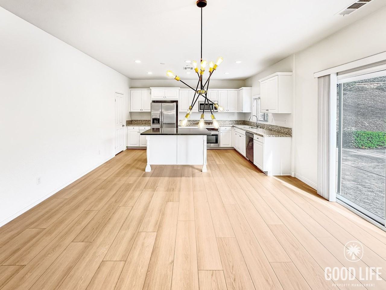 20455 Canaan Cir - Photo 6 of 37