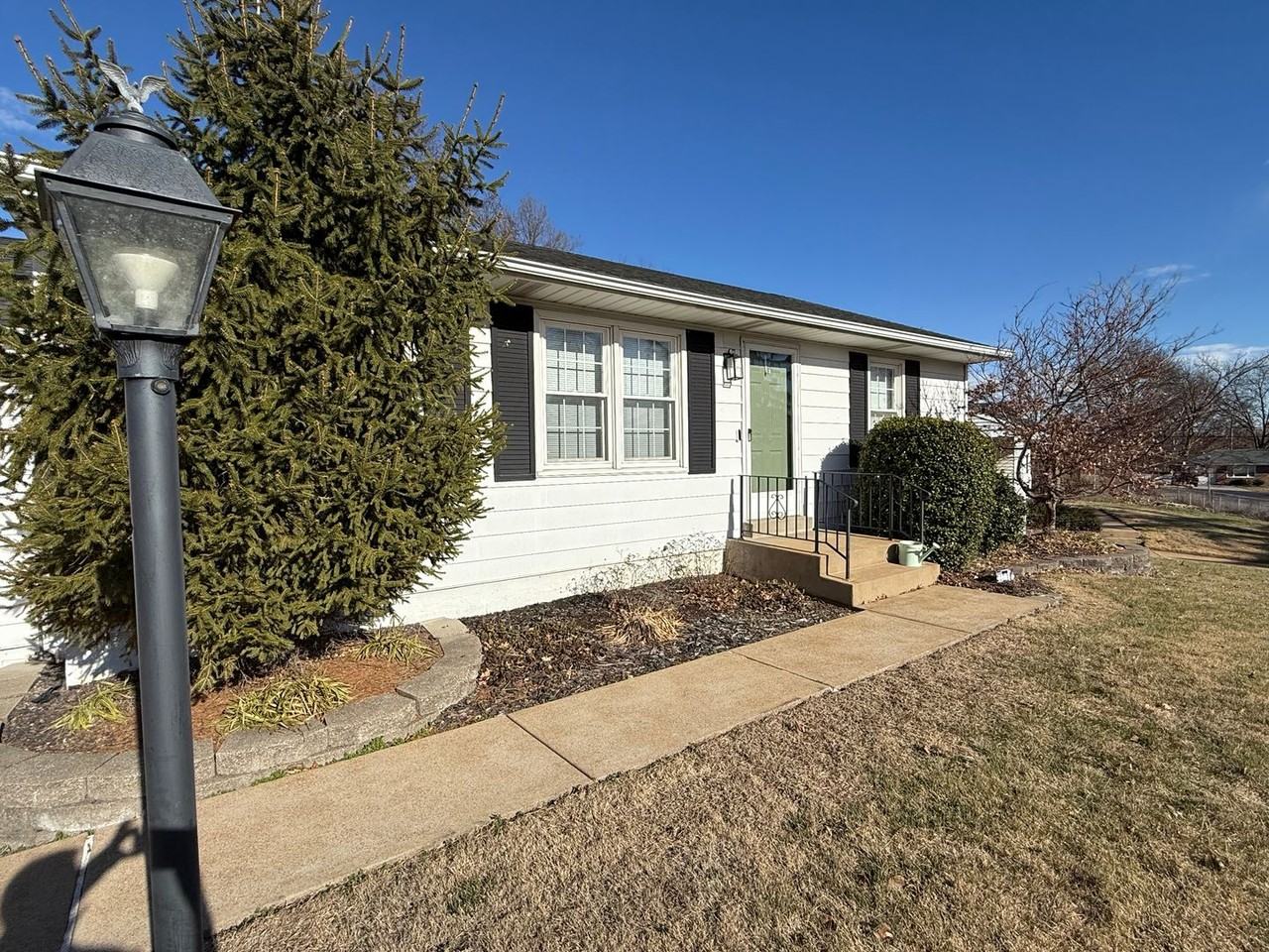 11015 Golf Crest Dr - Photo 2 of 15