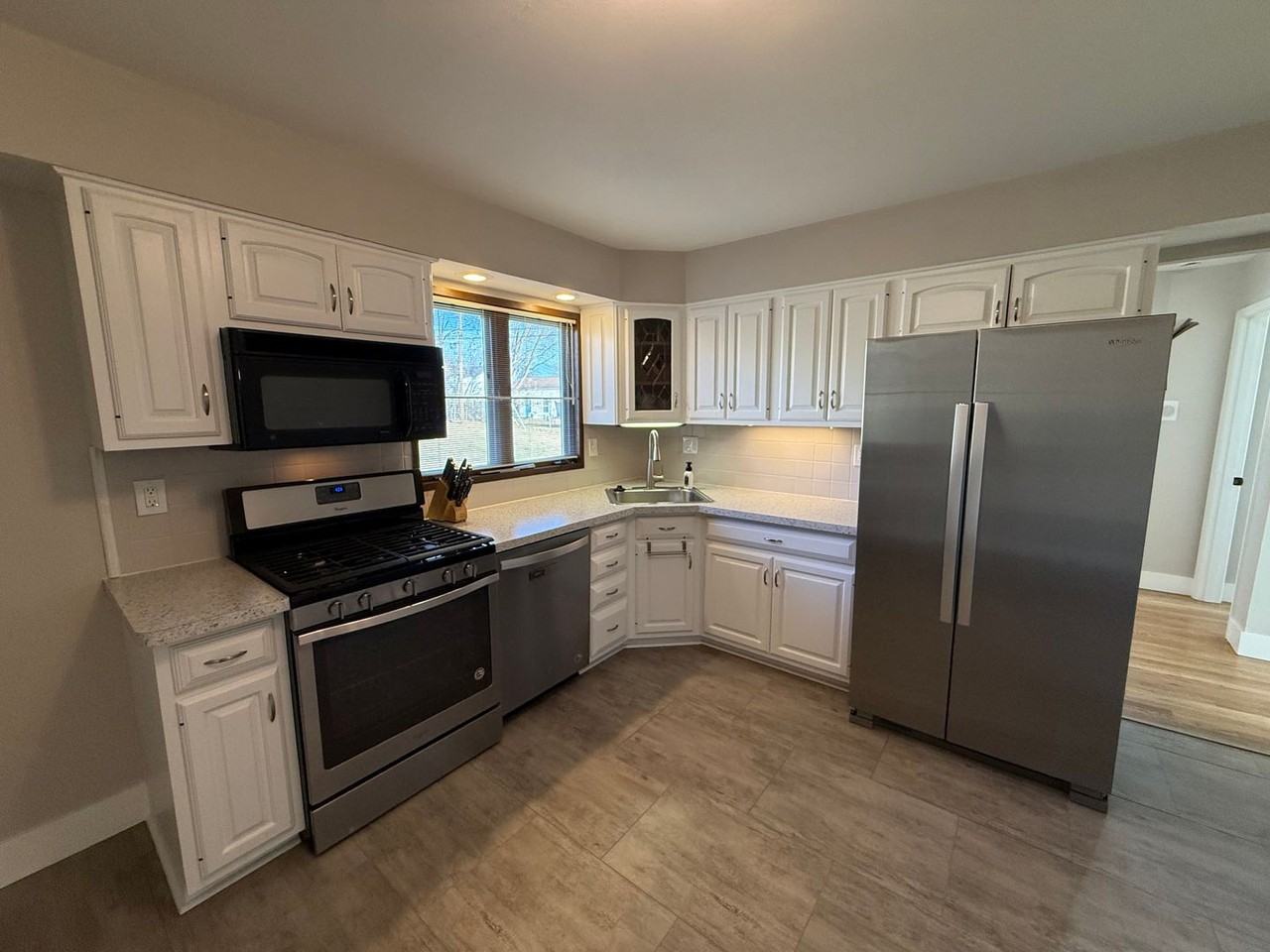 11015 Golf Crest Dr - Photo 3 of 15