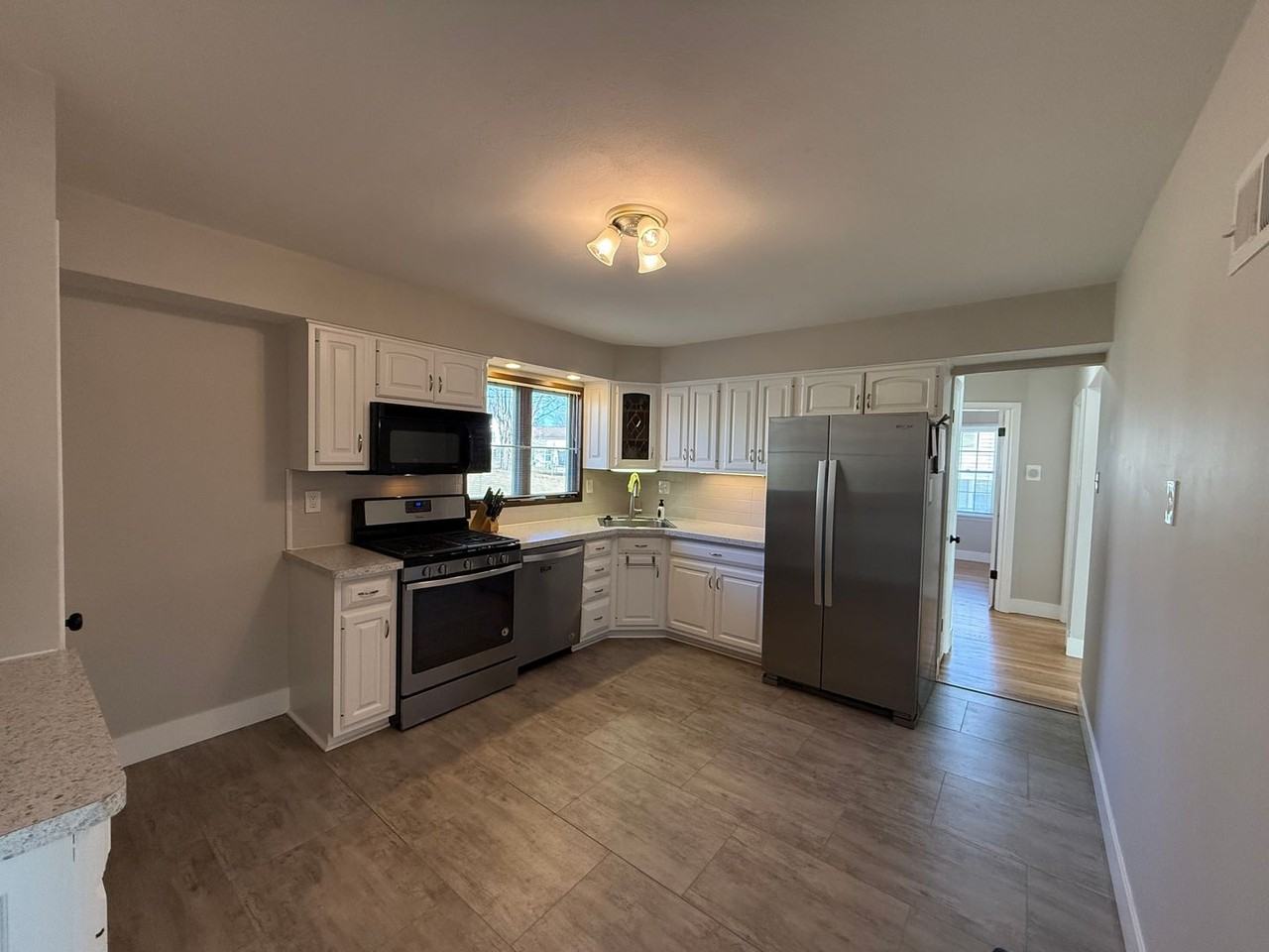 11015 Golf Crest Dr - Photo 4 of 15