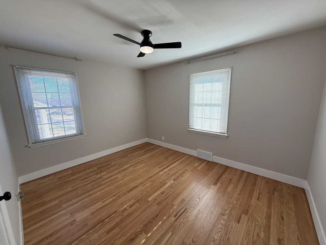 11015 Golf Crest Dr - Photo 6 of 15