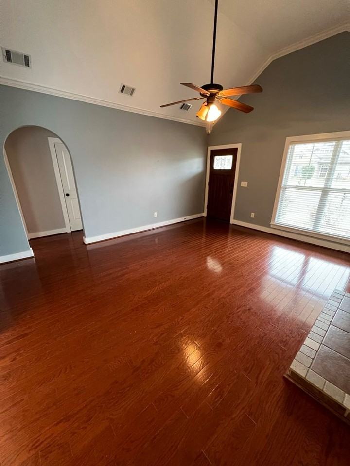 205 Rossburg Dr - Photo 3 of 26