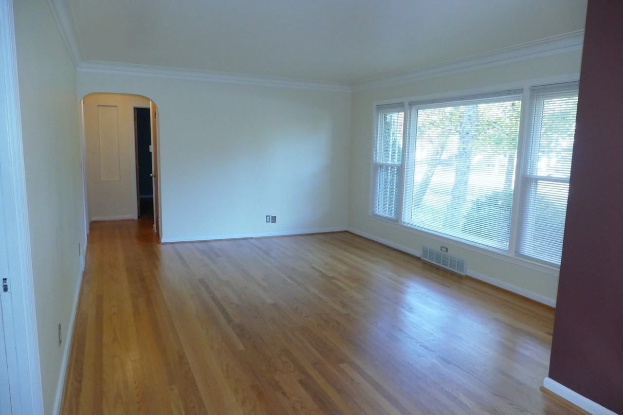 2711 Crooks Rd - Photo 5 of 14