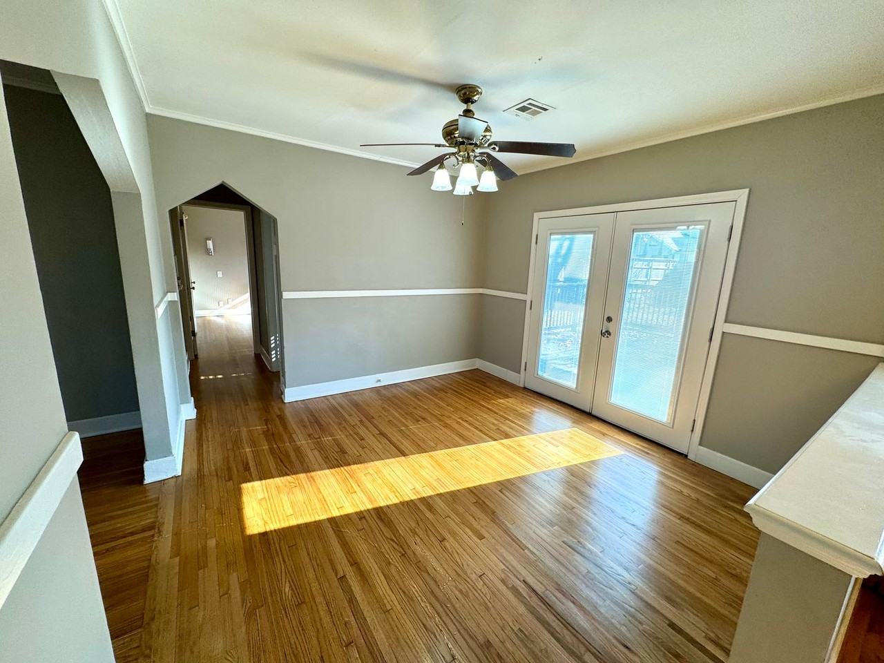 1430 E 37th St - Photo 4 of 17