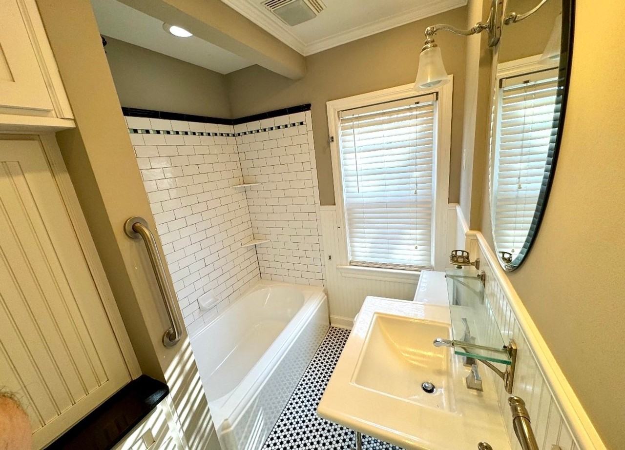 1430 E 37th St - Photo 7 of 17