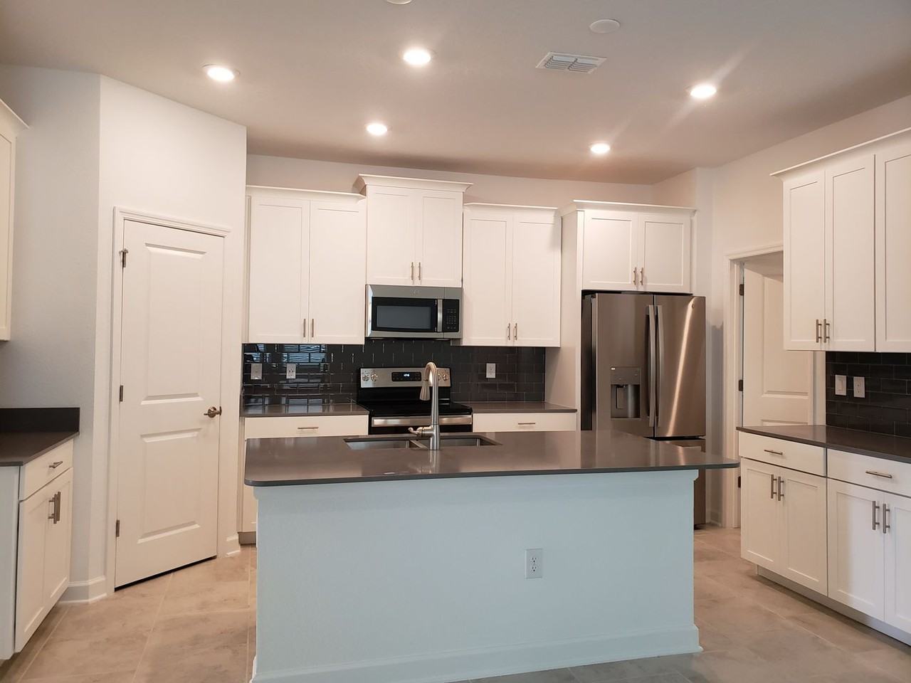 5604 Quiet Palm Loop - Photo 3 of 15