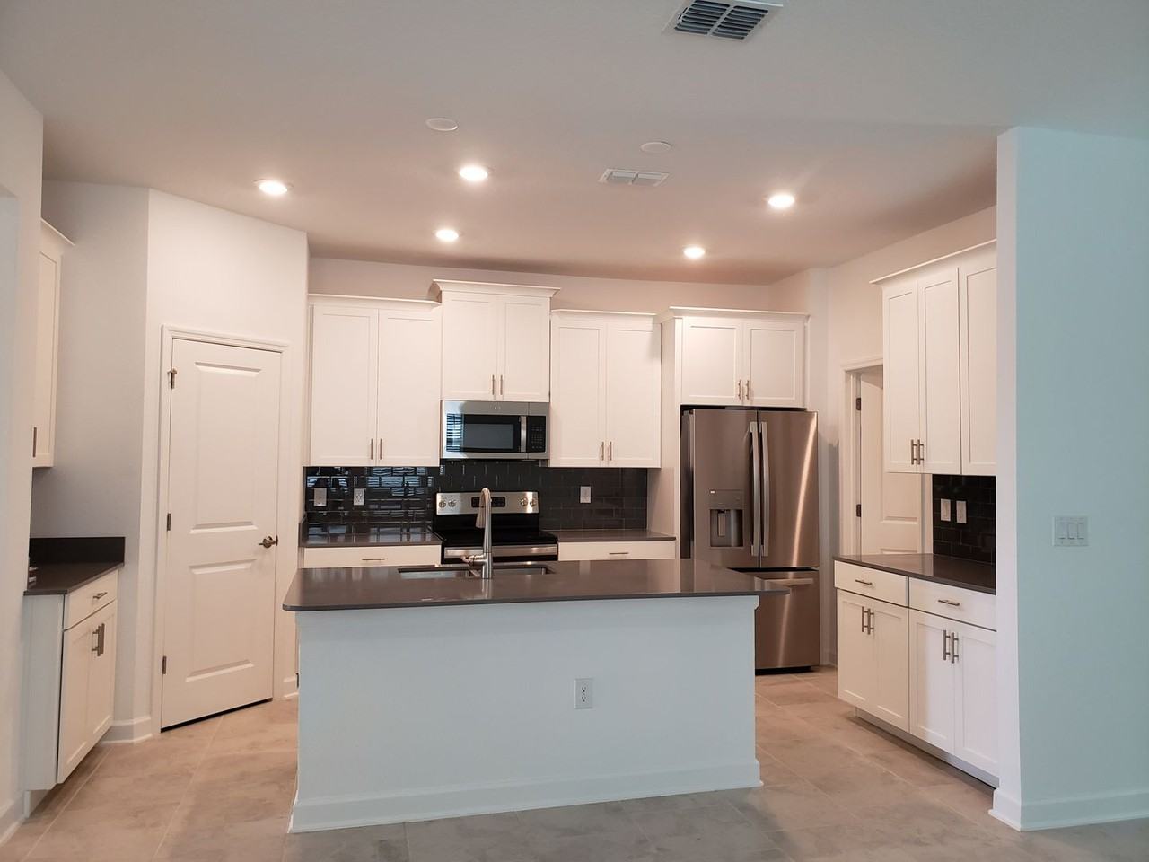 5604 Quiet Palm Loop - Photo 4 of 15