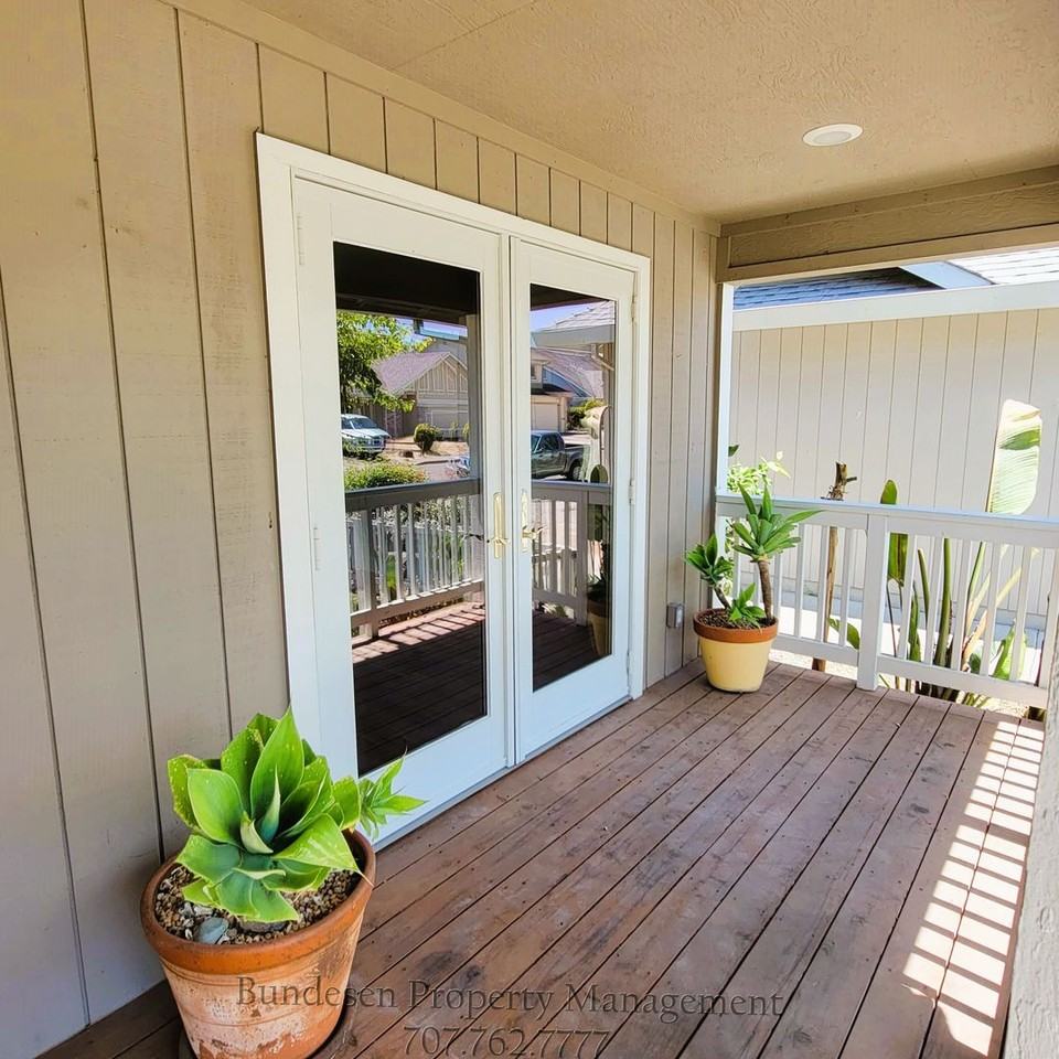 1464 Georgia Ct - Photo 2 of 18