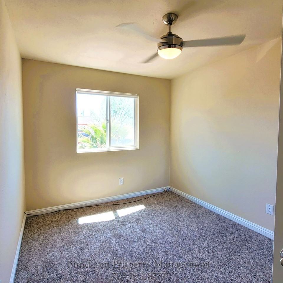 1464 Georgia Ct - Photo 7 of 18