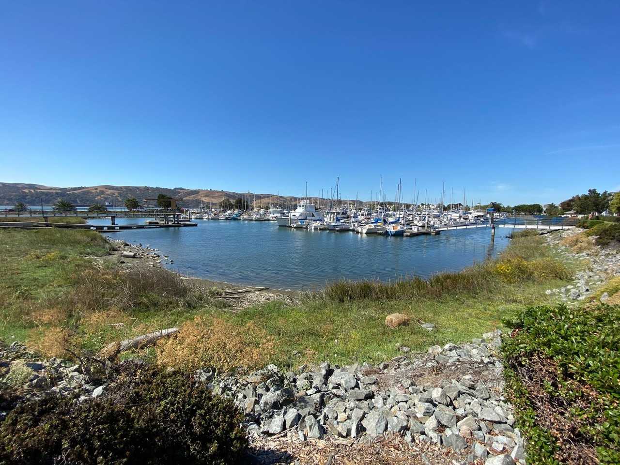 416 E E St - Photo 2 of 18