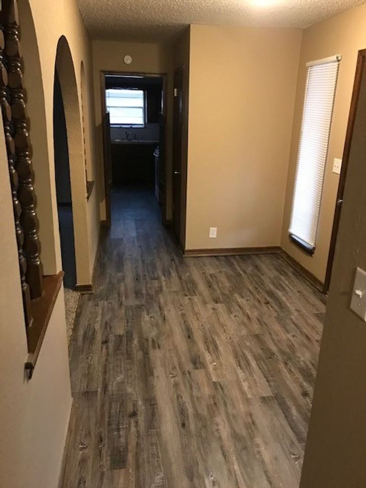 1522 Ashley Cir - Photo 3 of 14