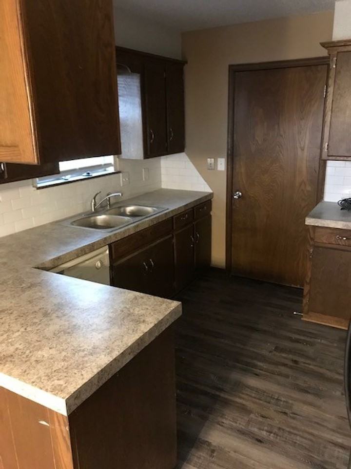 1522 Ashley Cir - Photo 6 of 14