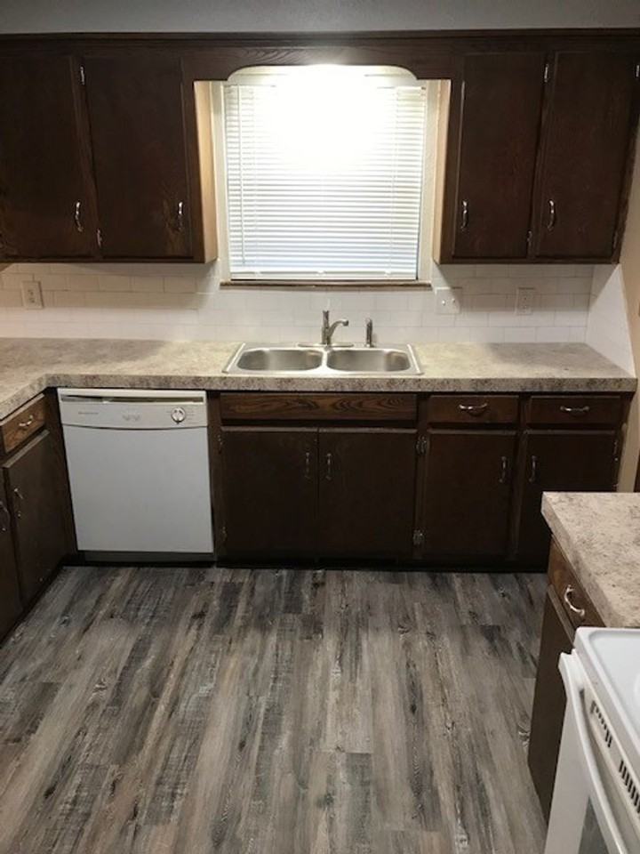 1522 Ashley Cir - Photo 7 of 14