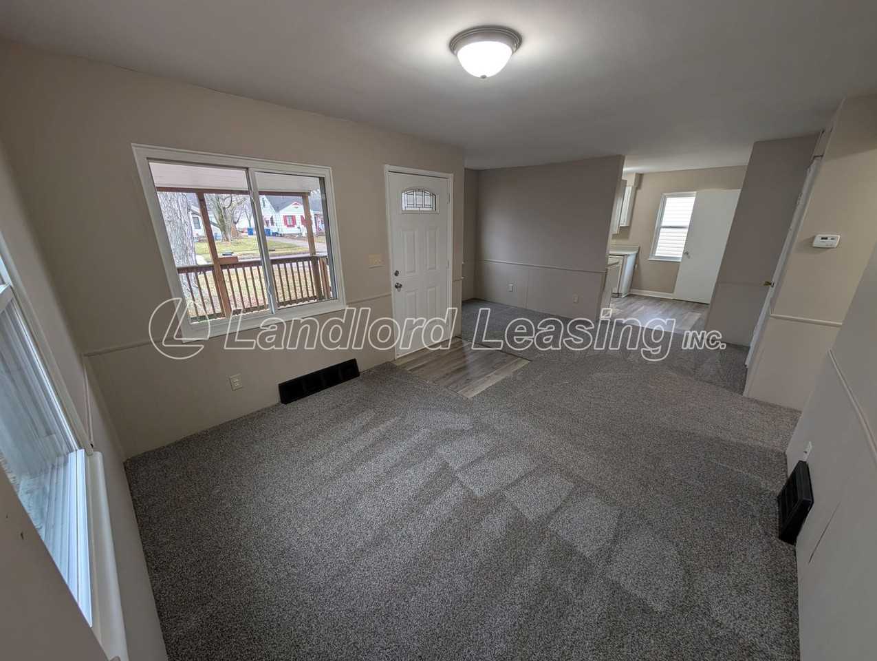 1314 Cedar Dr - Photo 3 of 14