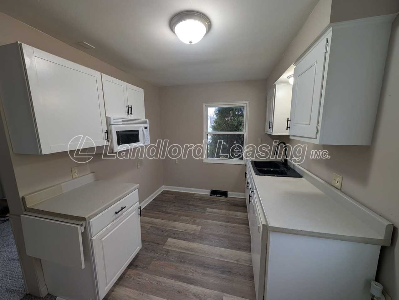 1314 Cedar Dr - Photo 5 of 14