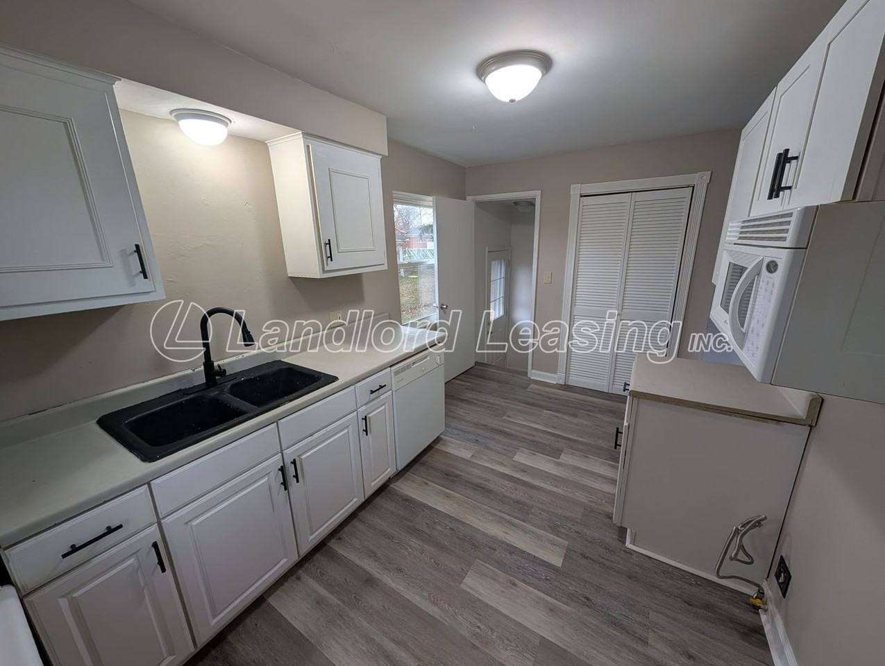 1314 Cedar Dr - Photo 6 of 14