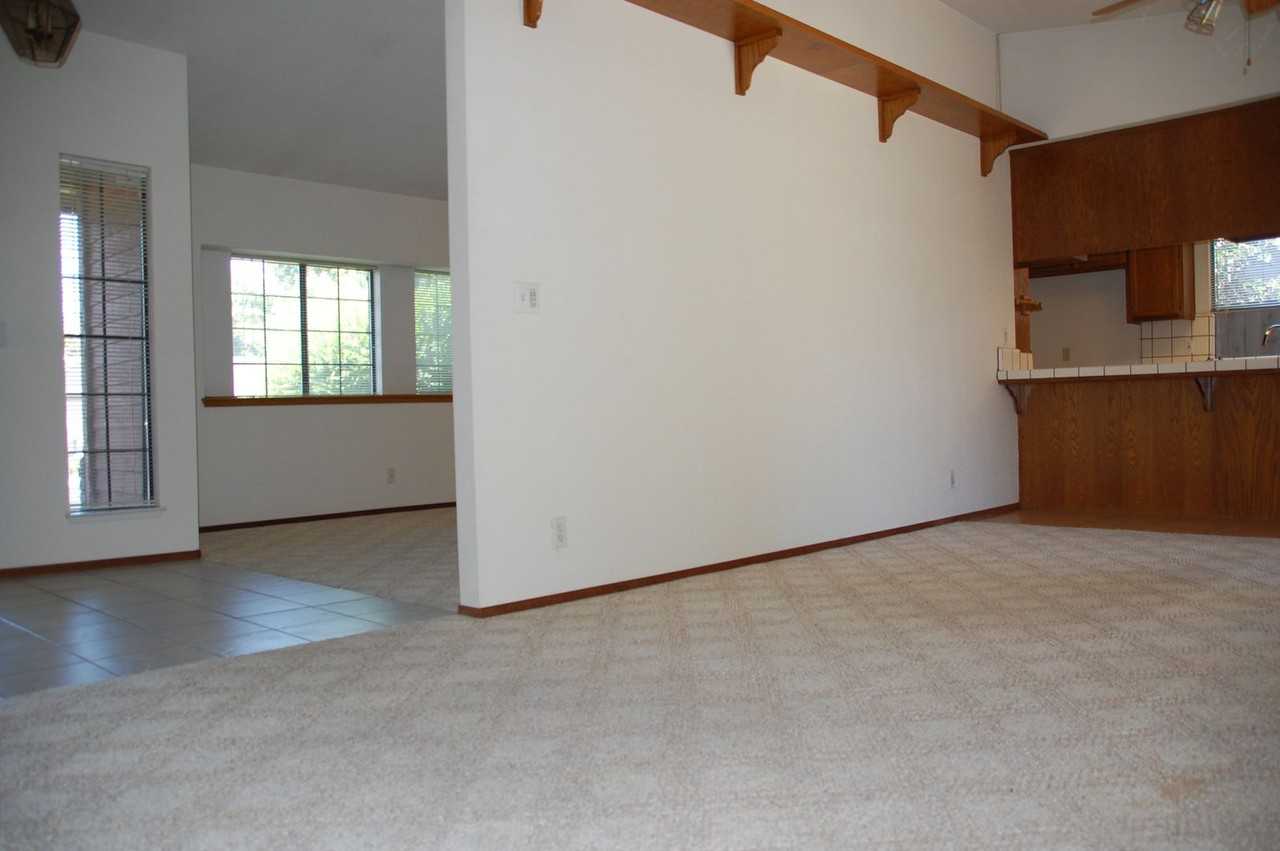 611 611 Andress Court - Andress Court - Photo 3 of 23