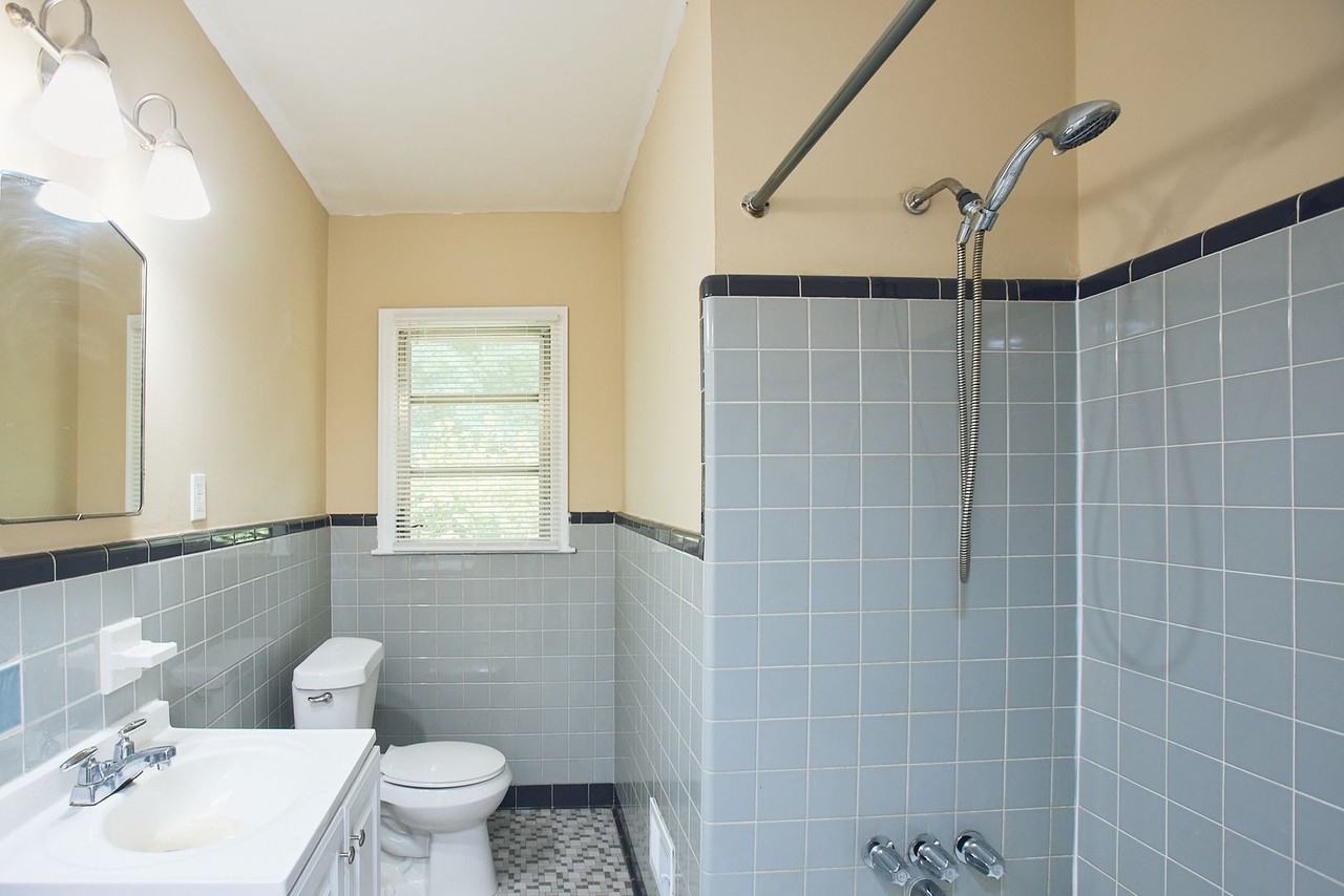 826 Jefferson Ave - Photo 4 of 14