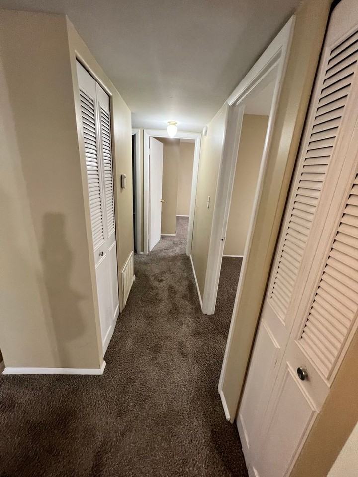 536 Crestwood Ln - Photo 7 of 14