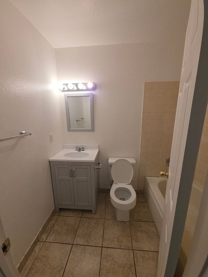 3773 Sapphire Dr #2 - Photo 4 of 22