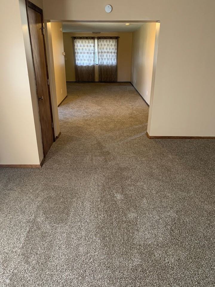 256 Kinsman Ct - Photo 4 of 29