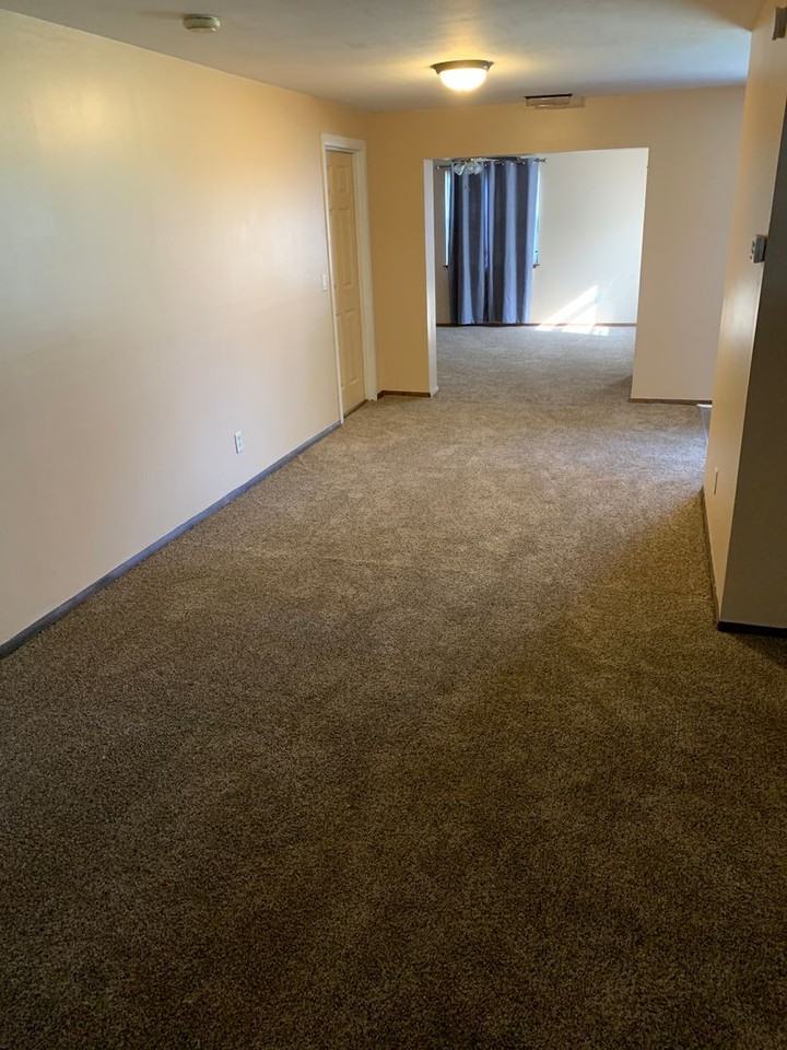 256 Kinsman Ct - Photo 6 of 29