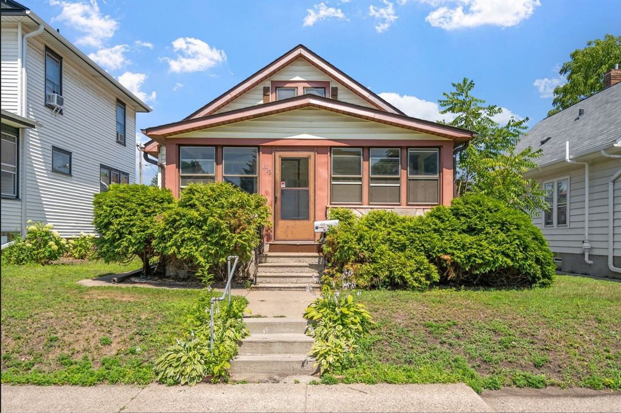 1423 Thomas Ave - Photo 4 of 30