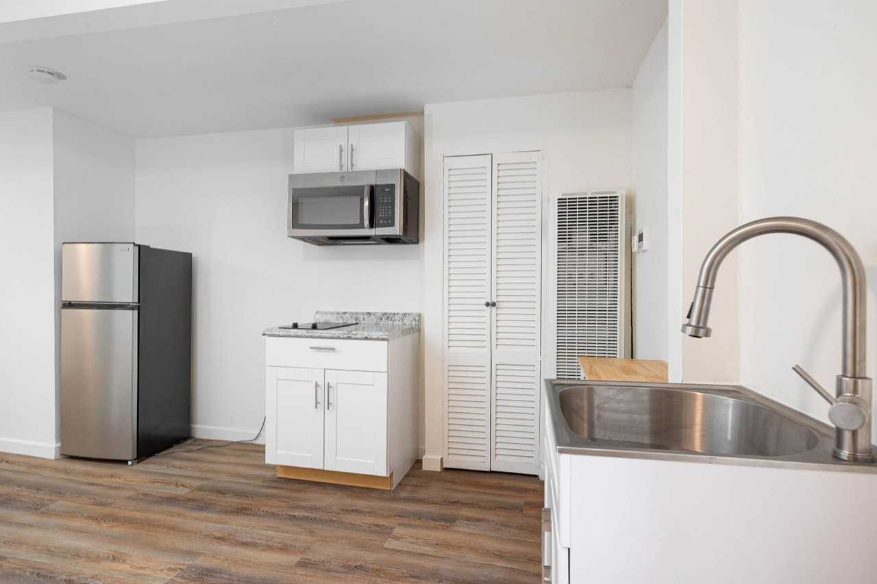 4353 Hawk St - Photo 5 of 12