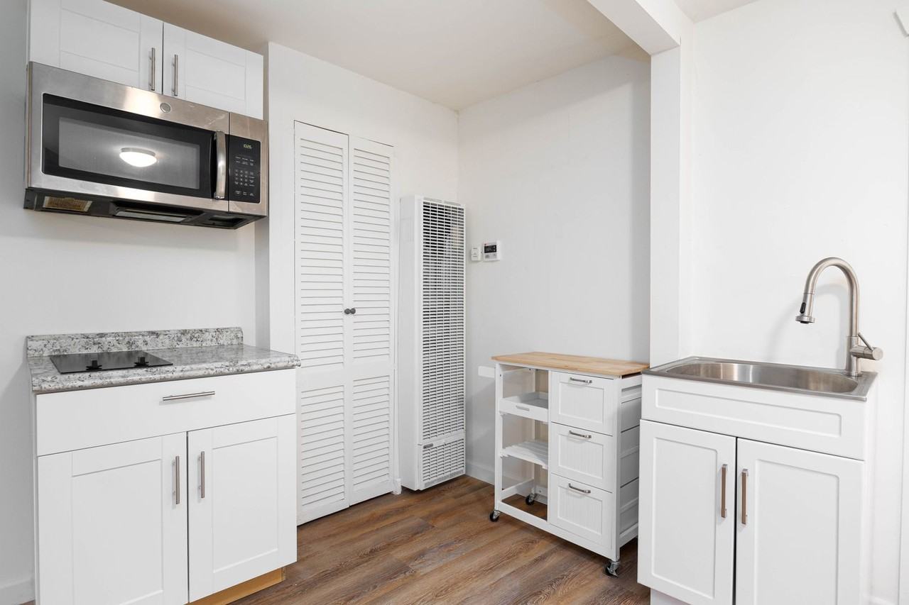 4353 Hawk St - Photo 6 of 12