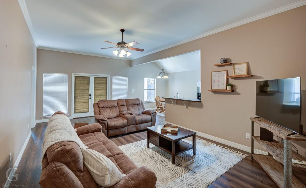 3217 Grand Lake Dr - Photo 3 of 15