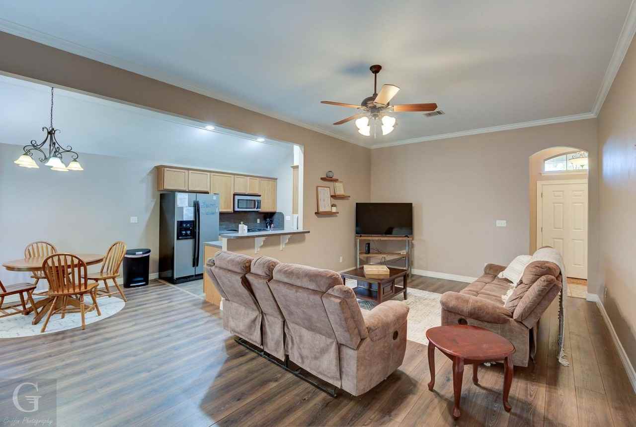 3217 Grand Lake Dr - Photo 4 of 15