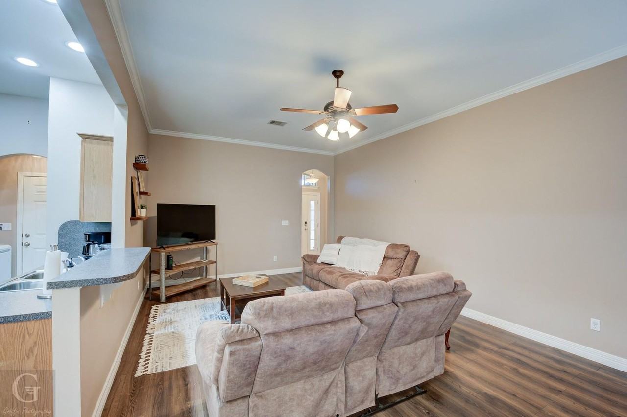 3217 Grand Lake Dr - Photo 5 of 15