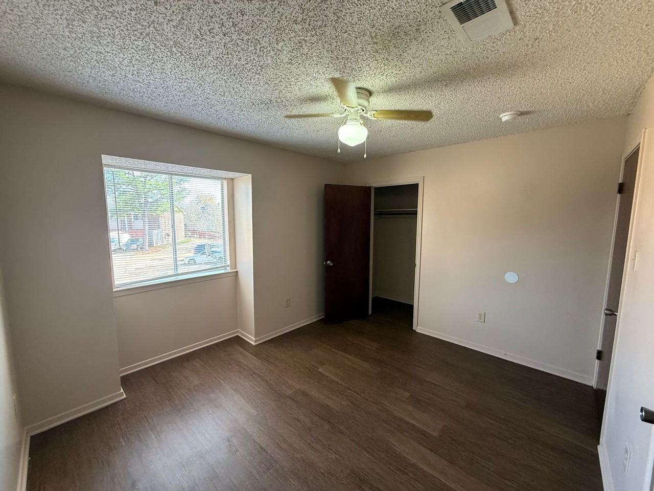 8911 G S R I Ave - Photo 2 of 7