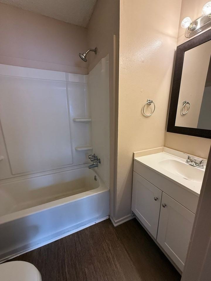 8911 G S R I Ave - Photo 4 of 7