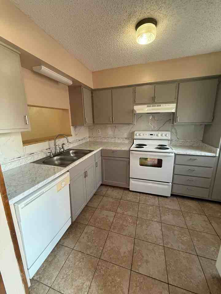 8911 G S R I Ave - Photo 7 of 7