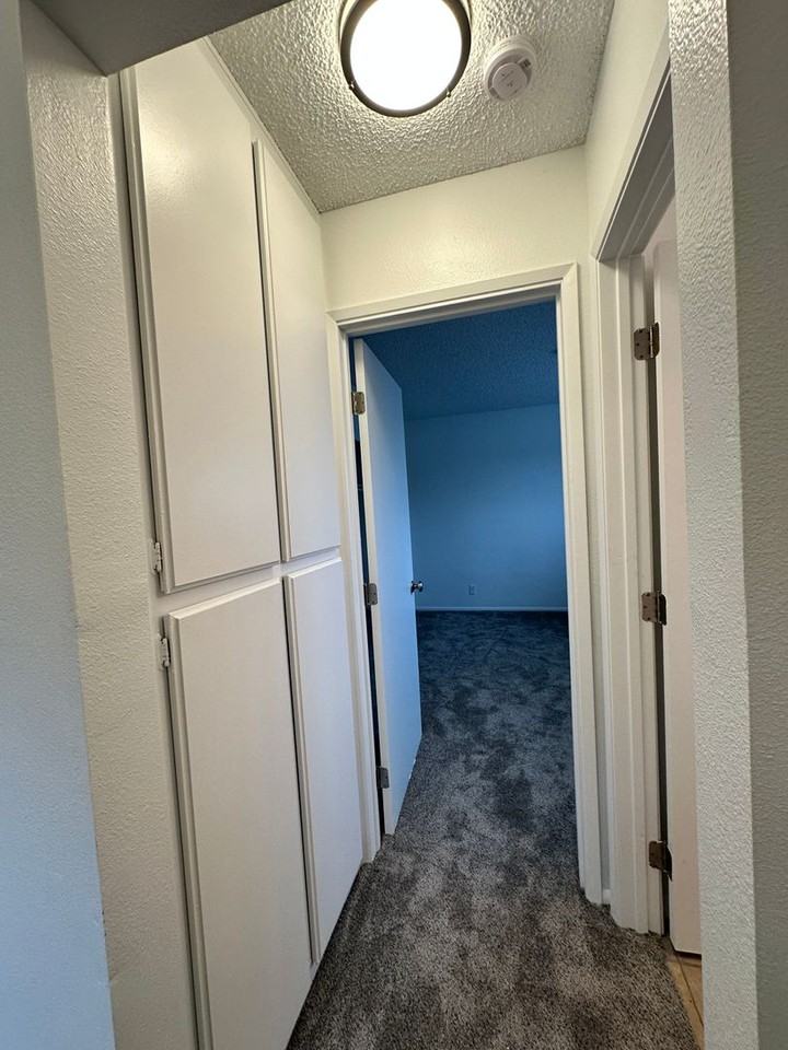 2695 N Canal St - Photo 3 of 17