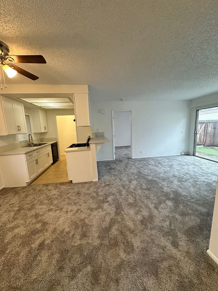 2695 N Canal St - Photo 6 of 17