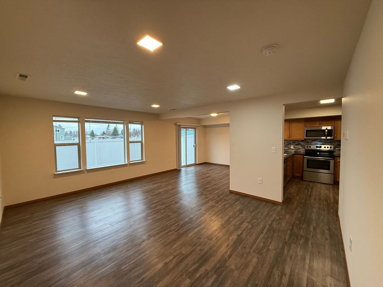 612 S Chronicle Ln - Photo 5 of 26