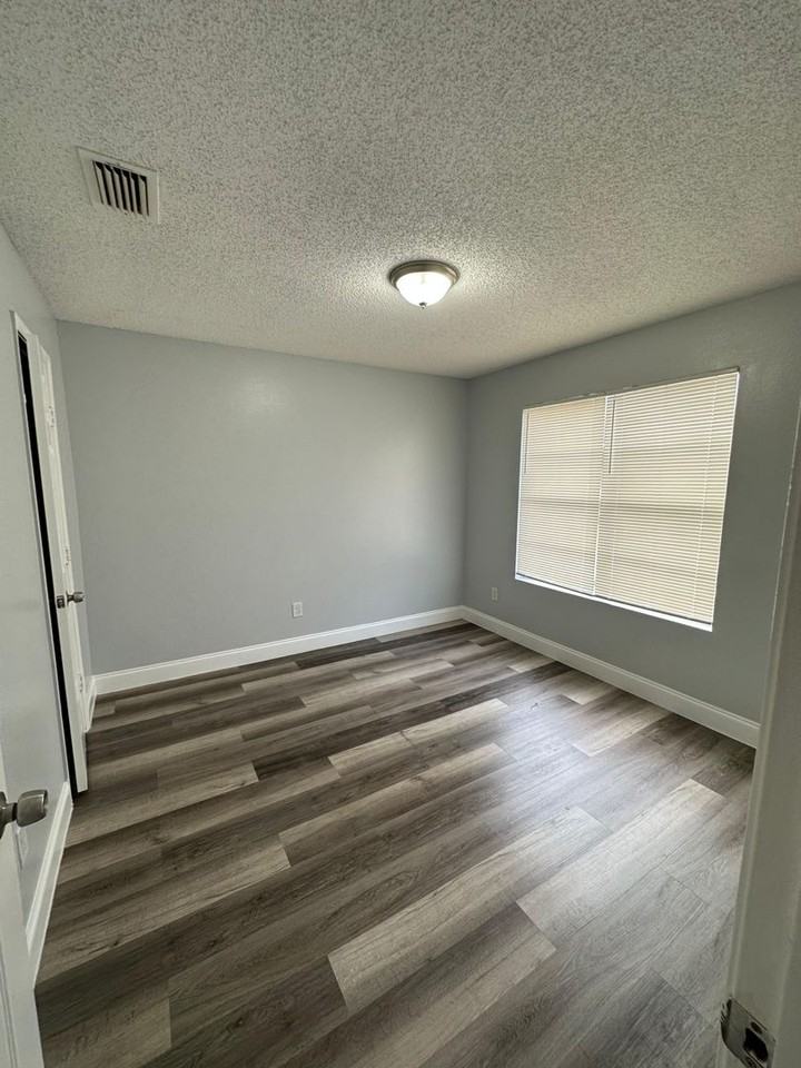 10973 Traci Lynn Dr - Photo 2 of 36