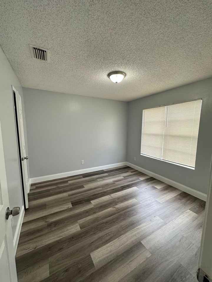 10973 Traci Lynn Dr - Photo 3 of 36