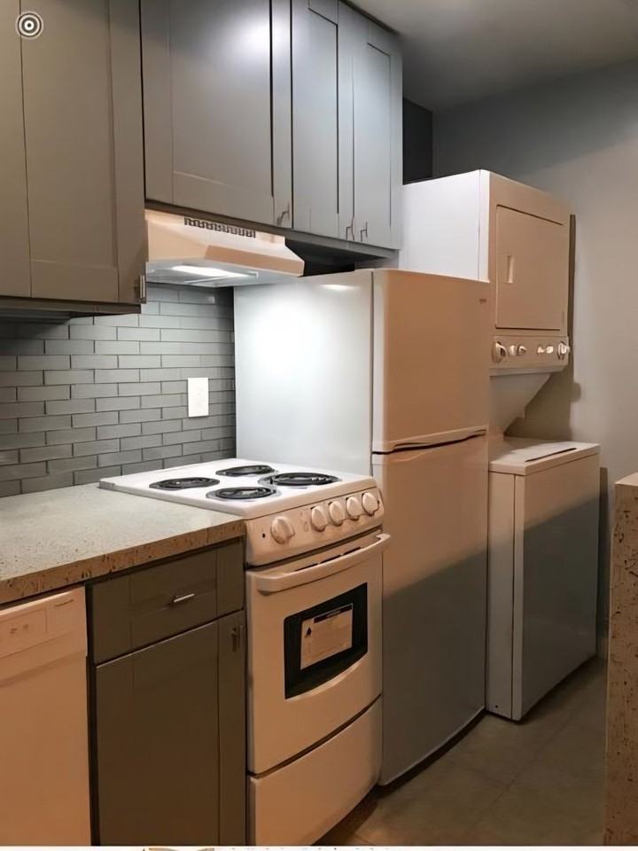 723 Santa Barbara Pl - Photo 3 of 9