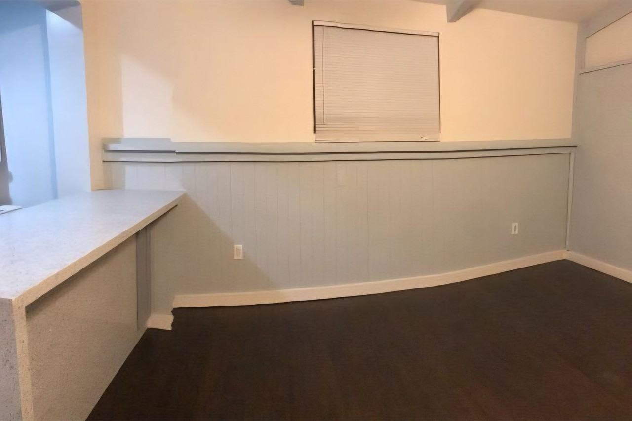 723 Santa Barbara Pl - Photo 7 of 9