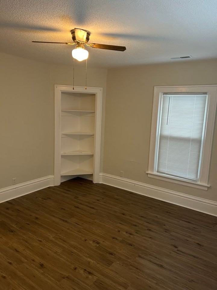 511 Penn Ave N - Photo 3 of 9