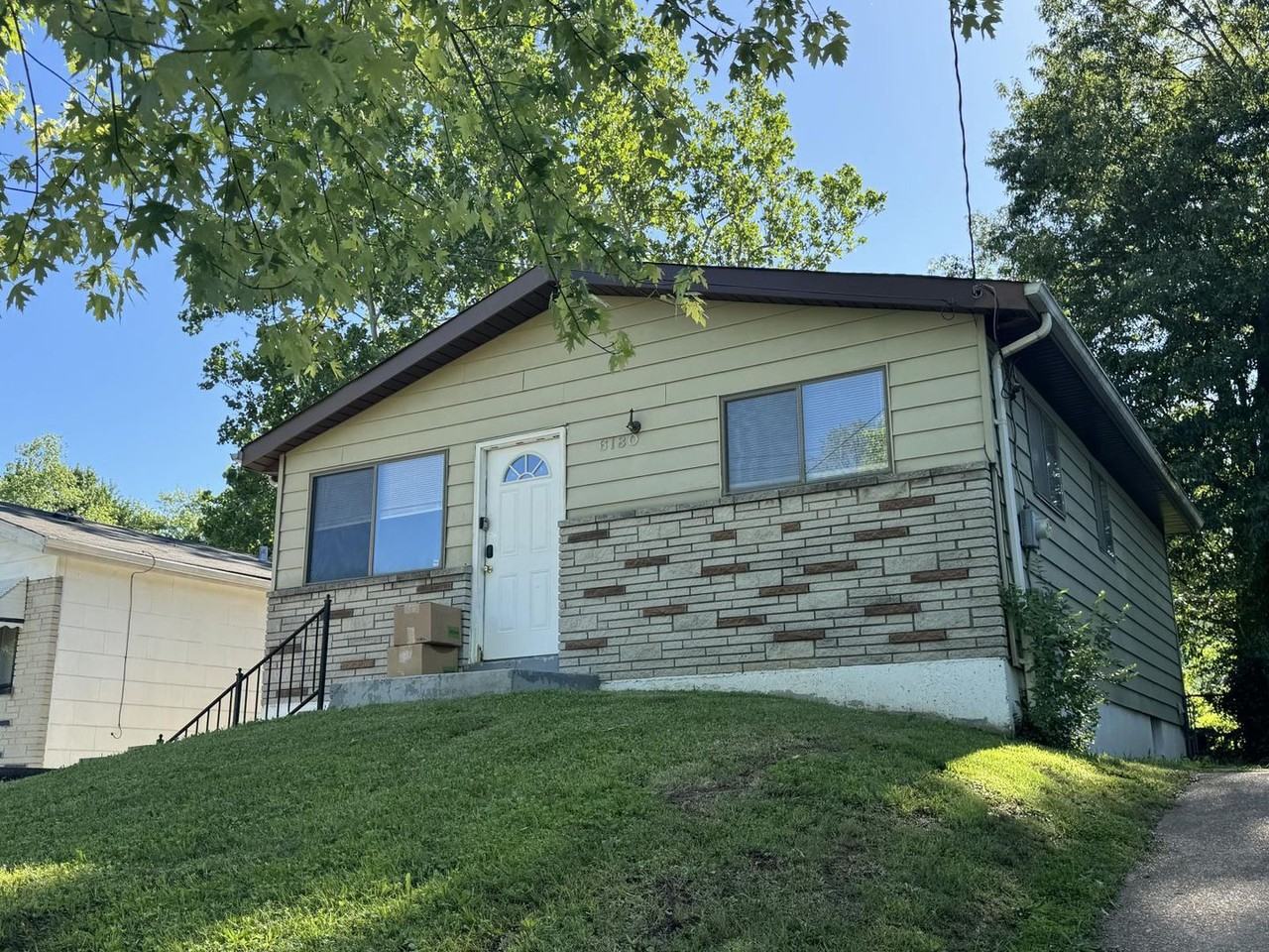 6180 Emerald Ave - Photo 2 of 14